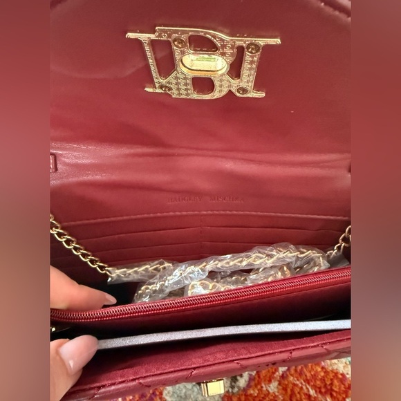 NWT BADGLEY MISCHKA Crossbody with Diamond Quilting - Picture 6 of 8